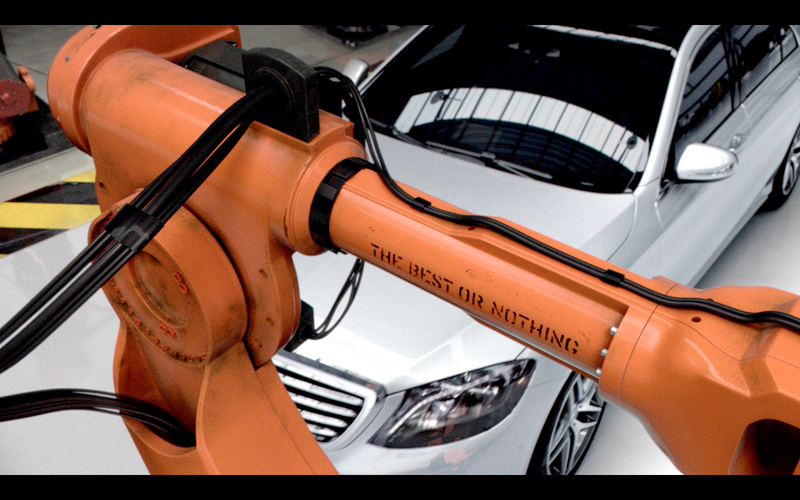 Illustration for article titled All-New Mercedes-Benz Flagship 2014 S-Class Makes Its In-Store And On-Screen Debut